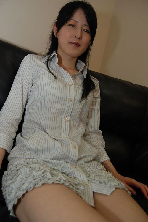 Aziatische lady Satomi Fujiki krijgt naakt en geniet kut spelen actie